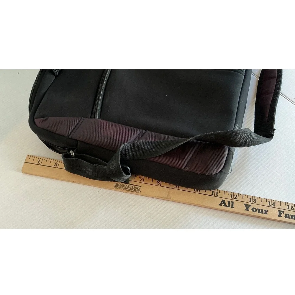 SwissGear Laptop Messenger Bag Black Burgundy Padded Shoulder Strap Office Travl